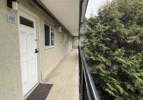 991, Cloverdale Avenue, Victoria, Canada, 2 Bedrooms Bedrooms, 0 ,1 BathroomBathrooms,Condo,For Sale,Cloverdale Court,Cloverdale Avenue,0,1108