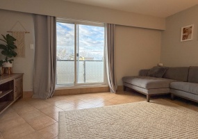 991, Cloverdale Avenue, Victoria, Canada, 2 Bedrooms Bedrooms, 0 ,1 BathroomBathrooms,Condo,For Sale,Cloverdale Court,Cloverdale Avenue,0,1108