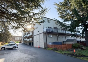 991, Cloverdale Avenue, Victoria, Canada, 2 Bedrooms Bedrooms, 0 ,1 BathroomBathrooms,Condo,For Sale,Cloverdale Court,Cloverdale Avenue,0,1108