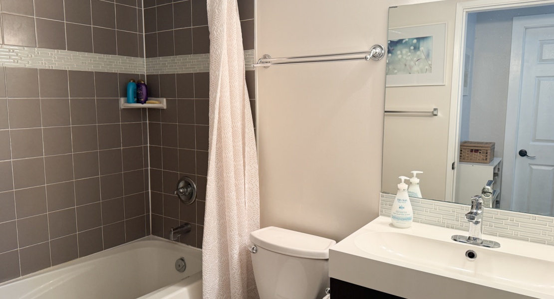 3252, Glasgow Avenue, Victoria, Canada, 2 Bedrooms Bedrooms, 0 ,1 BathroomBathrooms,Condo,For Sale,Glasgow Court,Glasgow Avenue,4,1109