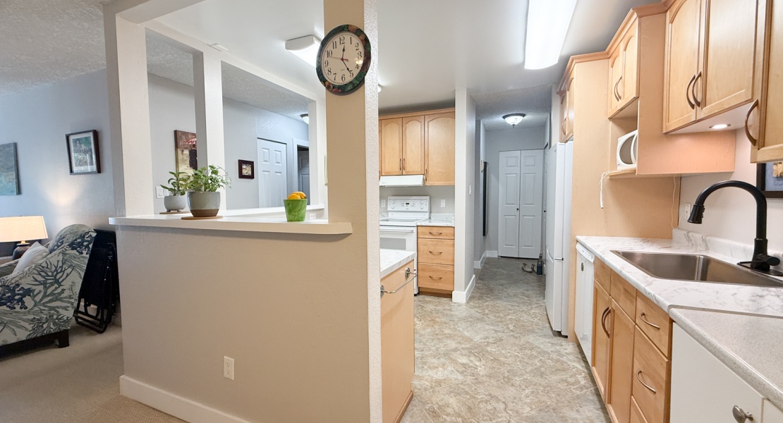 3252, Glasgow Avenue, Victoria, Canada, 2 Bedrooms Bedrooms, 0 ,1 BathroomBathrooms,Condo,For Sale,Glasgow Court,Glasgow Avenue,4,1109