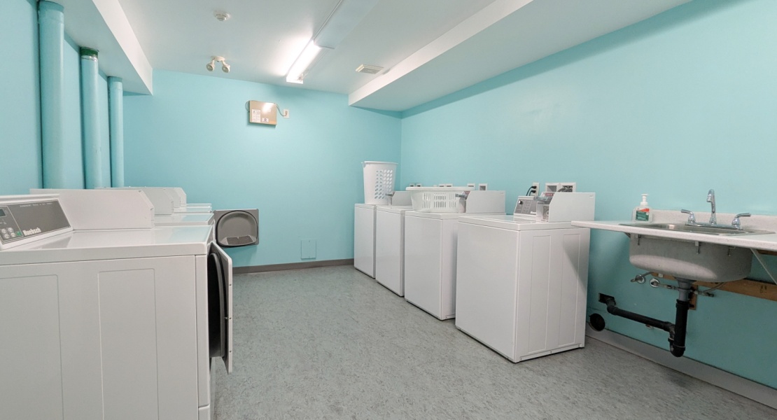 3252, Glasgow Avenue, Victoria, Canada, 2 Bedrooms Bedrooms, 0 ,1 BathroomBathrooms,Condo,For Sale,Glasgow Court,Glasgow Avenue,4,1109