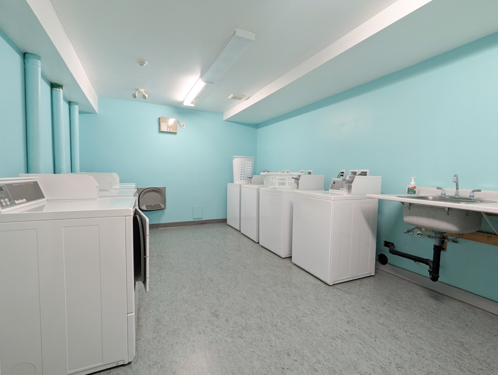 3252, Glasgow Avenue, Victoria, Canada, 2 Bedrooms Bedrooms, 0 ,1 BathroomBathrooms,Condo,For Sale,Glasgow Court,Glasgow Avenue,4,1109