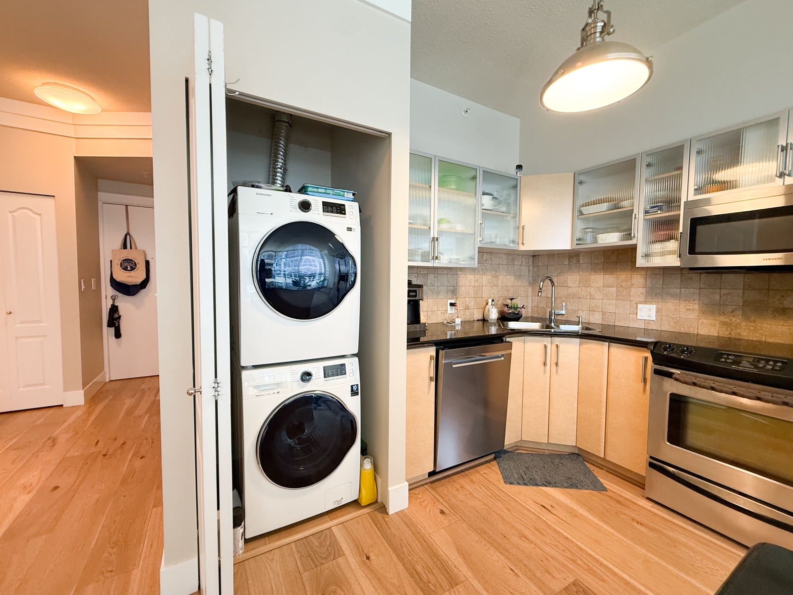 845 Yates street, Victoria, 1 Bedroom Bedrooms, 0 ,1 BathroomBathrooms,Condo,For Sale,The Wave,Yates street,3,1130