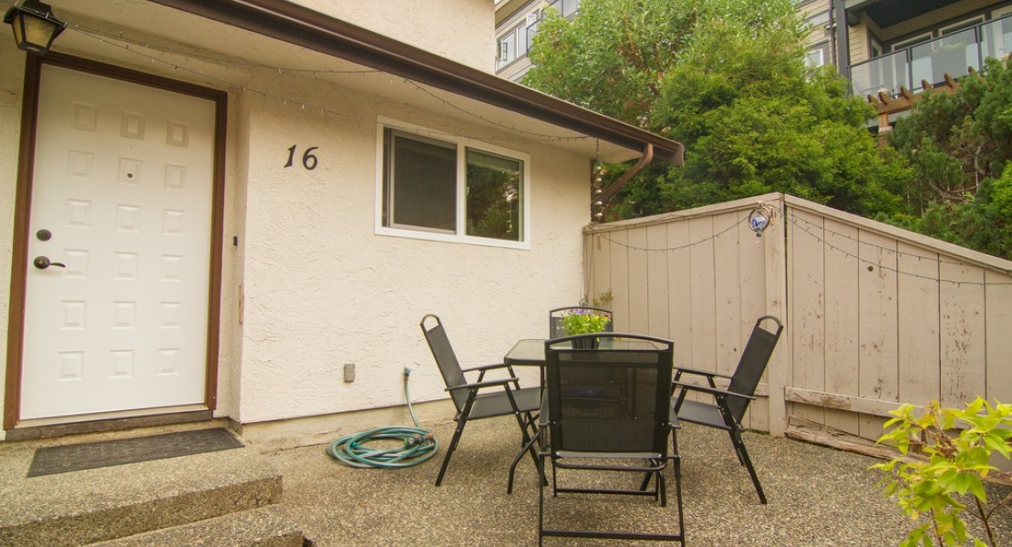 1184, Clarke, Brentwood Bay, Canada, 2 Bedrooms Bedrooms, ,2 BathroomsBathrooms,Townhouse,Sold,Clarke,1,1052